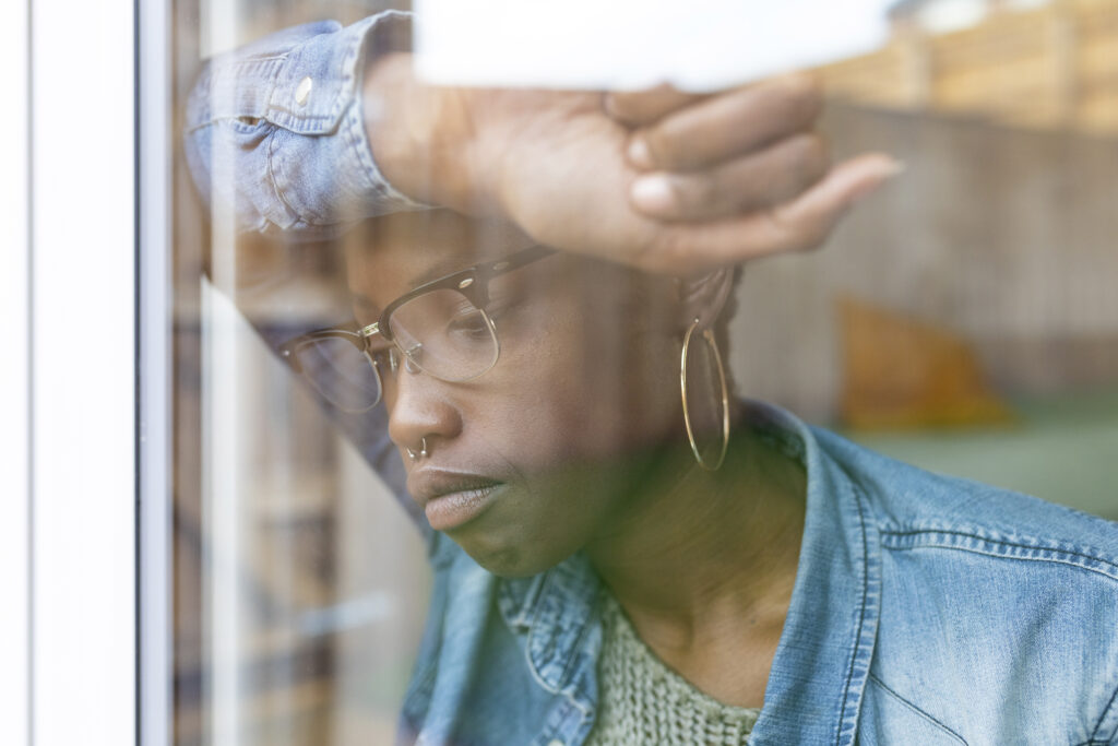 How to Show Up For Someone Who Is Grieving This Holiday Season